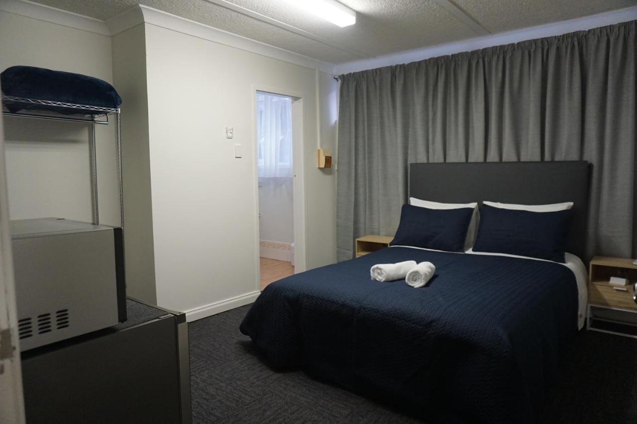 Warners Bay Hotel Exterior photo
